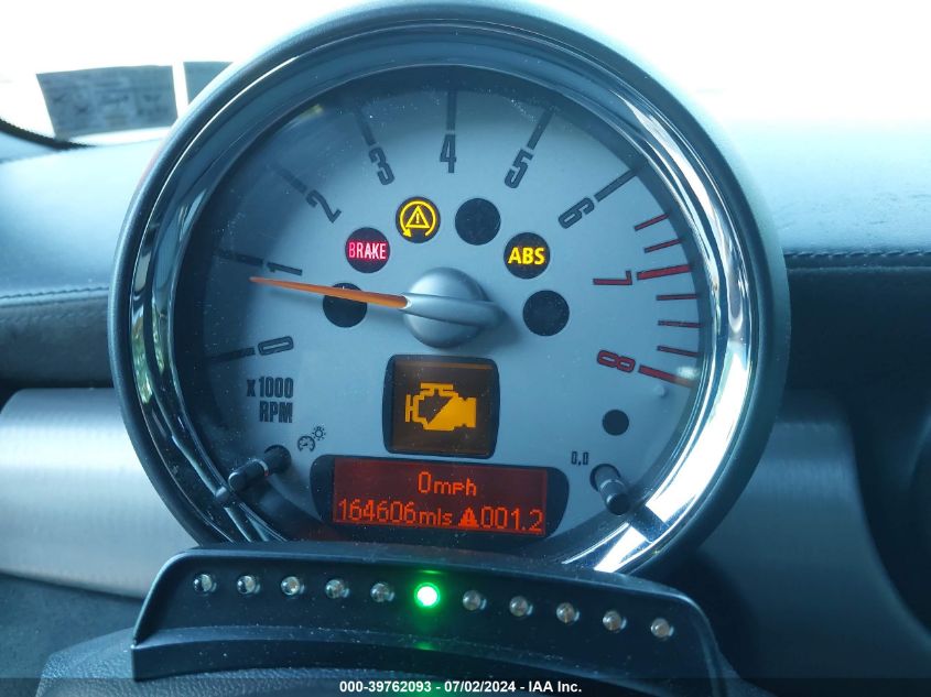 2008 Mini Cooper S VIN: WMWMF73538TT90860 Lot: 39762093