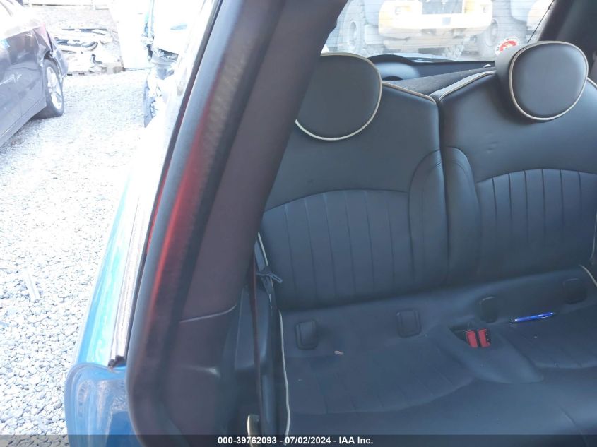 2008 Mini Cooper S VIN: WMWMF73538TT90860 Lot: 39762093