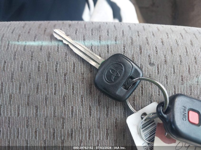 2004 Toyota Camry Le VIN: 4T1BE30K54U277928 Lot: 39762152