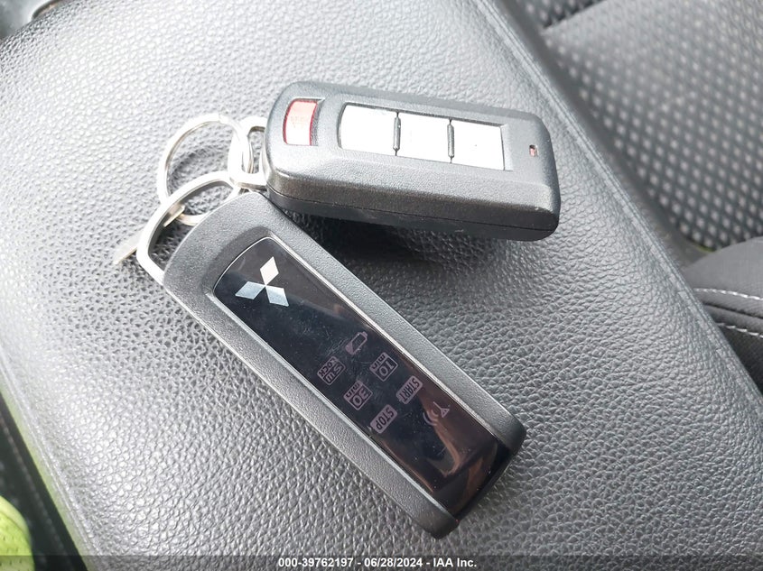 2018 Mitsubishi Outlander Se VIN: JA4AZ3A34JZ008565 Lot: 39762197