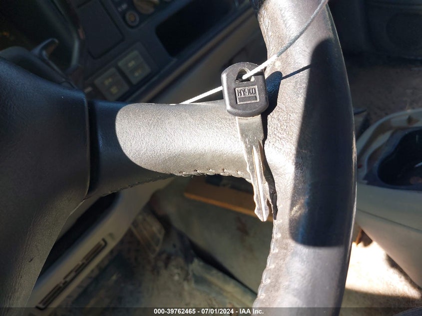 1999 Chevrolet Tahoe Ls VIN: 1GNEK13R5XJ563220 Lot: 39762465