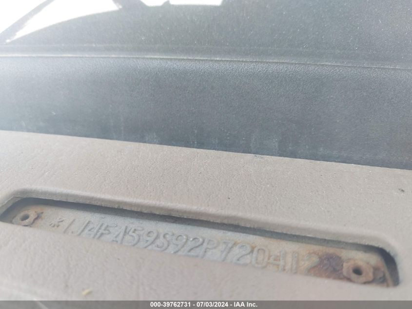 2002 Jeep Wrangler Sahara VIN: 1J4FA59S92P720412 Lot: 39762731