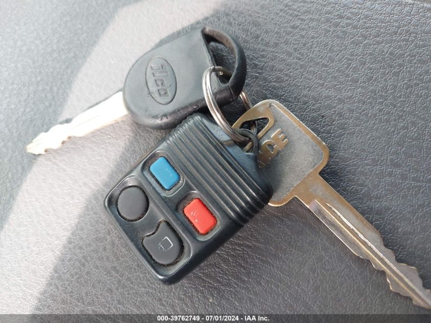 2002 Ford Explorer Xls VIN: 1FMZU62E02ZB07048 Lot: 39762749