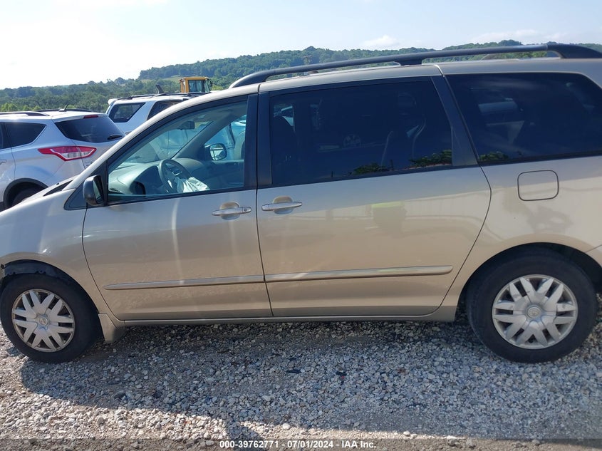 2010 Toyota Sienna Le VIN: 5TDKK4CC2AS333038 Lot: 39762771