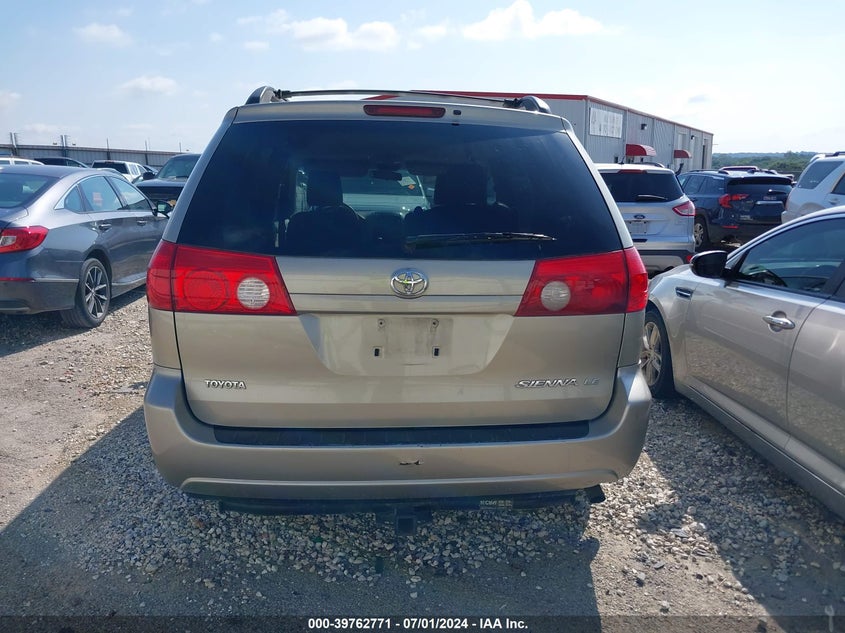 2010 Toyota Sienna Le VIN: 5TDKK4CC2AS333038 Lot: 39762771