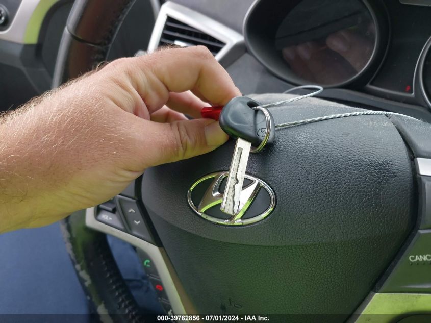 2017 Hyundai Veloster VIN: KMHTC6AD0HU305779 Lot: 39762856