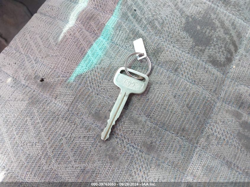 2002 Toyota Tacoma VIN: 5TENL42N12Z131597 Lot: 39763053