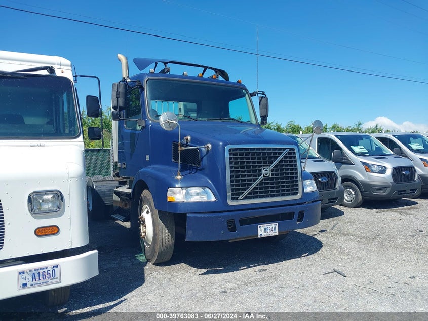 2011 Volvo Vn Vnm VIN: 4V4MC9DG9BN299101 Lot: 39763083