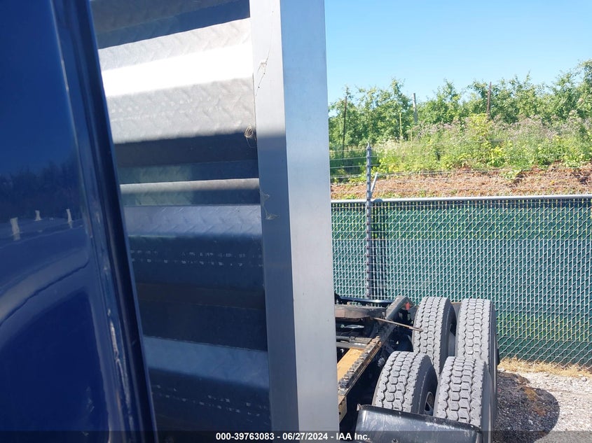 2011 Volvo Vn Vnm VIN: 4V4MC9DG9BN299101 Lot: 39763083