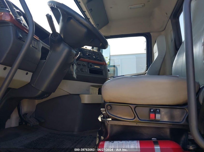 2011 Volvo Vn Vnm VIN: 4V4MC9DG9BN299101 Lot: 39763083