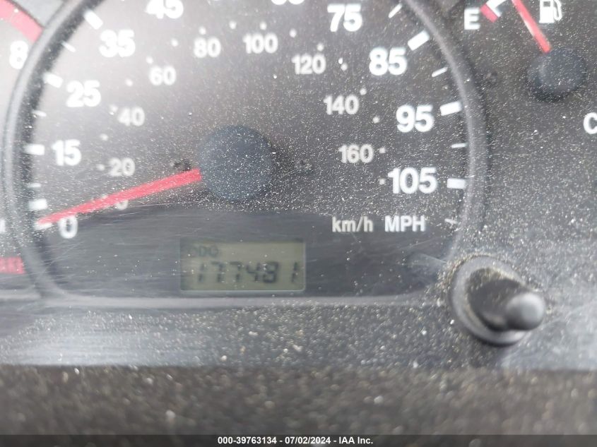 2000 Chevrolet Tracker Hard Top VIN: 2CNBJ13C7Y6908994 Lot: 39763134