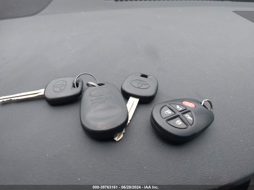 2011 Toyota Sienna Le V6 VIN: 5TDKK3DC0BS065133 Lot: 39763161