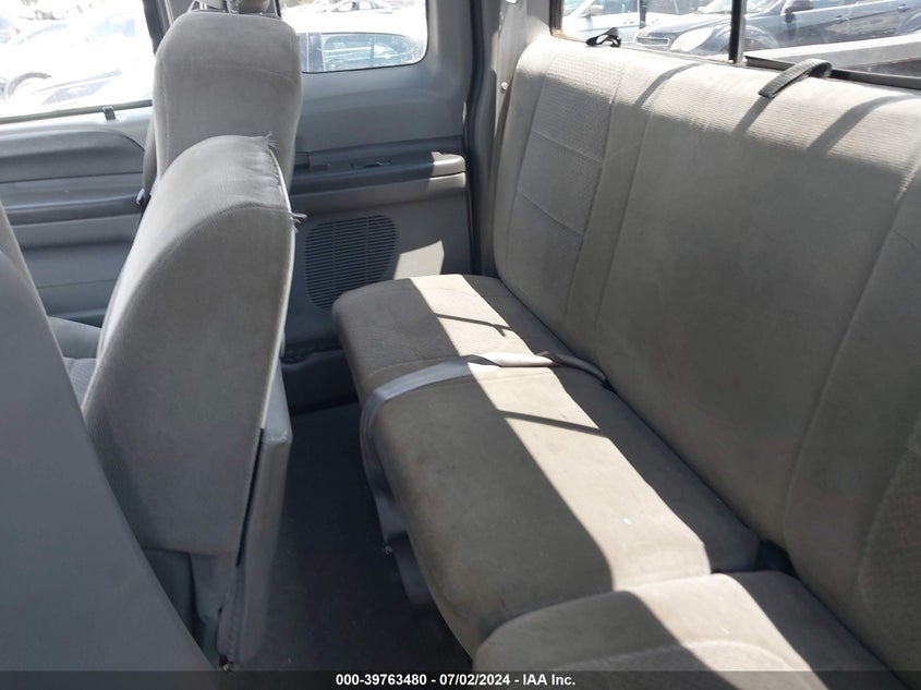 2004 Ford F-250 Lariat/Xl/Xlt VIN: 1FTNX21P64EA43386 Lot: 39763480