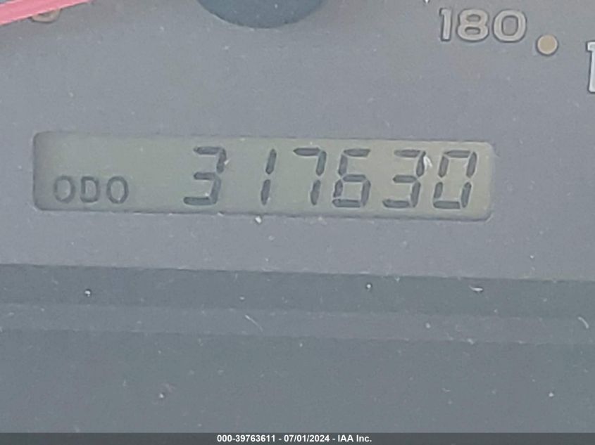 2002 Toyota Sequoia Limited V8 VIN: 5TDBT48A92S058757 Lot: 39763611