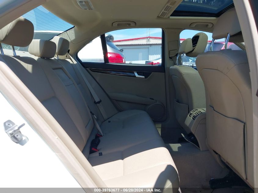 2012 Mercedes-Benz C 300 Luxury 4Matic/Sport 4Matic VIN: WDDGF8BB9CR230524 Lot: 39763677