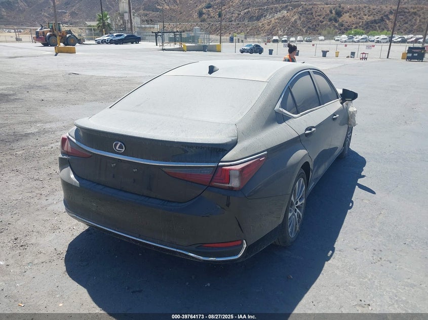 Vin: 58ada1c12nu015676, lot: 40250855, lexus es 300h 20224