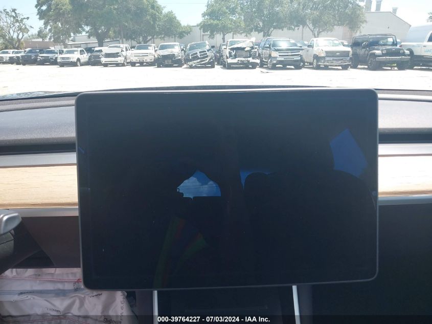 2018 Tesla Model 3 Long Range/Mid Range VIN: 5YJ3E1EA4JF027713 Lot: 39764227