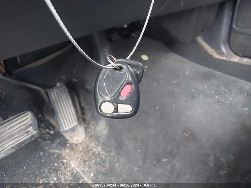 2002 Chevrolet Silverado K1500 VIN: 1GCEK14T62Z251744 Lot: 39764234