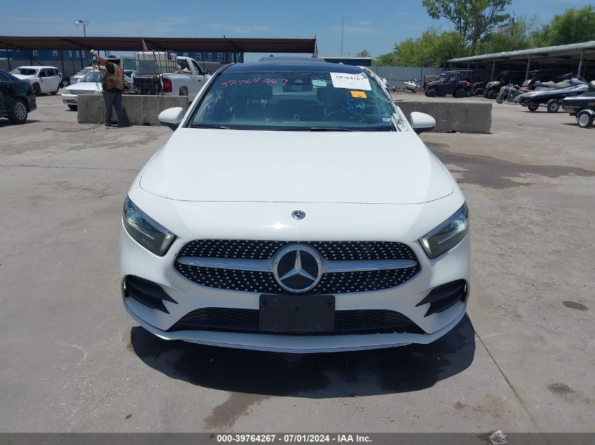 2019 Mercedes-Benz A 220 VIN: WDD3G4EB2KW028835 Lot: 39764267