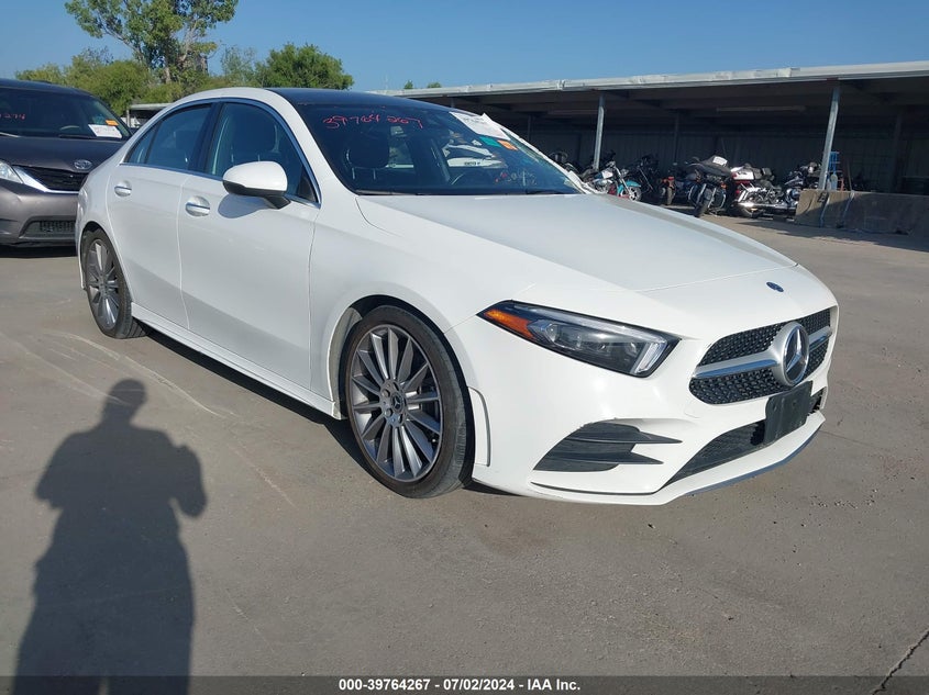 2019 Mercedes-Benz A 220 VIN: WDD3G4EB2KW028835 Lot: 39764267