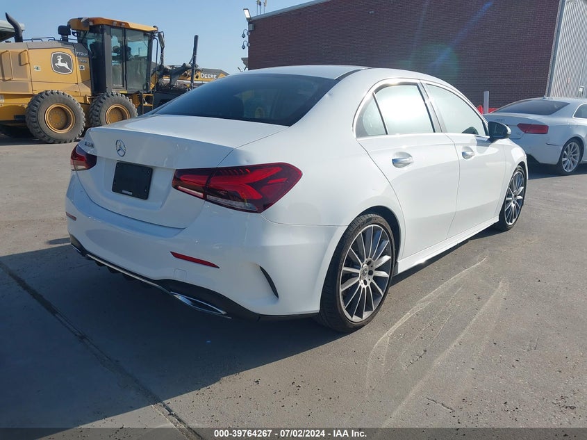 2019 Mercedes-Benz A 220 VIN: WDD3G4EB2KW028835 Lot: 39764267