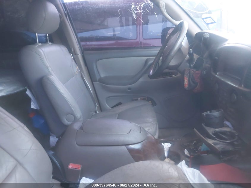 2003 Toyota Sequoia Limited V8 VIN: 5TDZT38A83S158939 Lot: 39764546