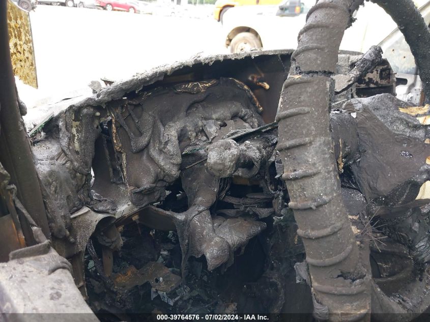 2005 GMC Savana Cutaway G3500 VIN: 1GDHG31U151910173 Lot: 39764576