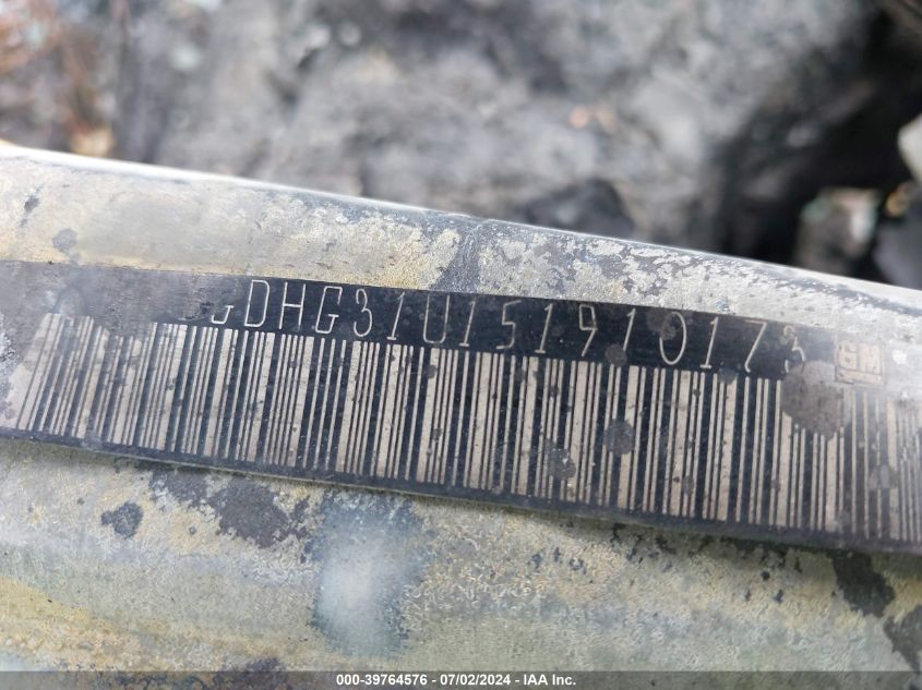 2005 GMC Savana Cutaway G3500 VIN: 1GDHG31U151910173 Lot: 39764576