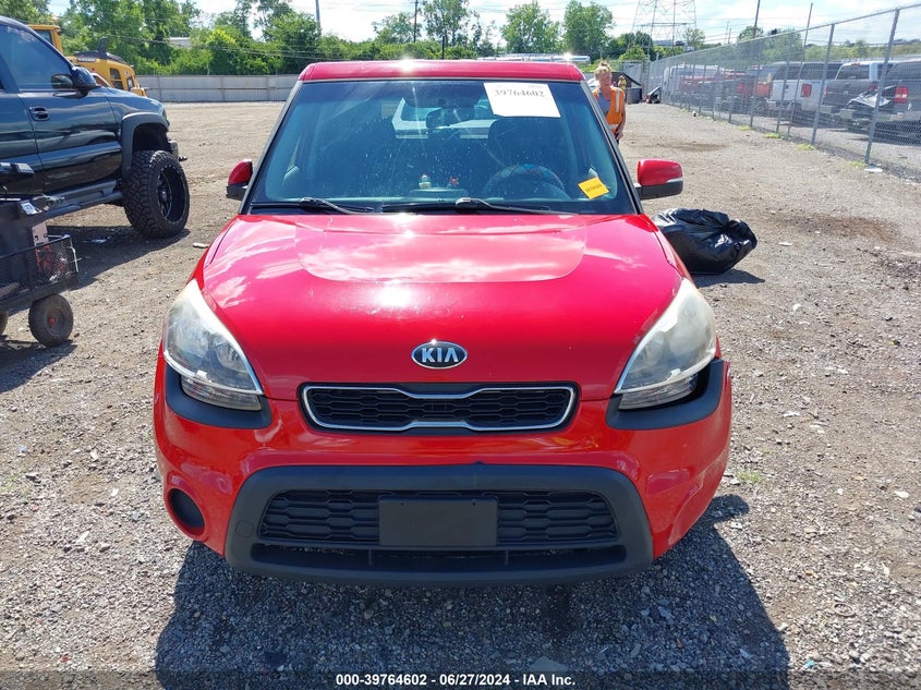 2013 Kia Soul + VIN: KNDJT2A62D7559492 Lot: 39764602
