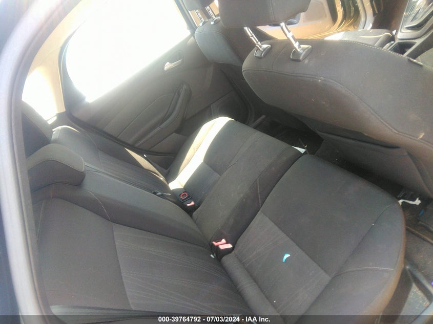 2015 Ford Focus Se VIN: 1FADP3K21FL250678 Lot: 39764792