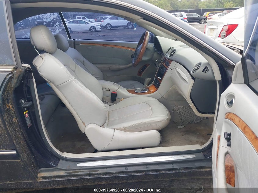 2004 Mercedes-Benz Clk 320 VIN: WDBTJ65J04F082201 Lot: 39764928