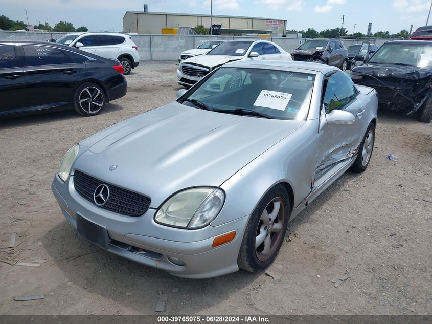 2001 Mercedes-Benz Slk 320 VIN: WDBKK65F81F220227 Lot: 39765075