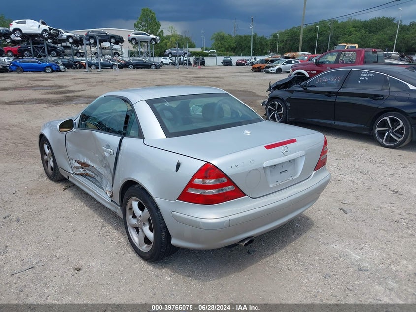 2001 Mercedes-Benz Slk 320 VIN: WDBKK65F81F220227 Lot: 39765075
