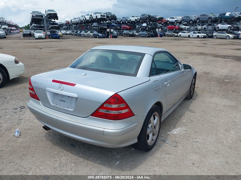 2001 Mercedes-Benz Slk 320 VIN: WDBKK65F81F220227 Lot: 39765075