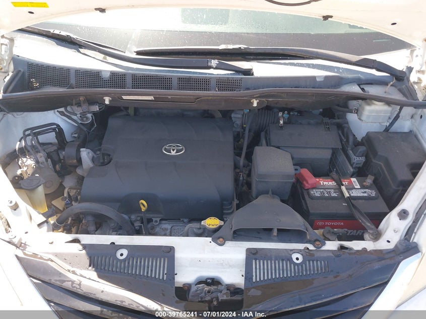 2011 Toyota Sienna Le V6 VIN: 5TDKK3DC1BS175964 Lot: 39765241