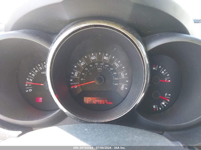 2011 Kia Soul + VIN: KNDJT2A29B7306907 Lot: 39765554