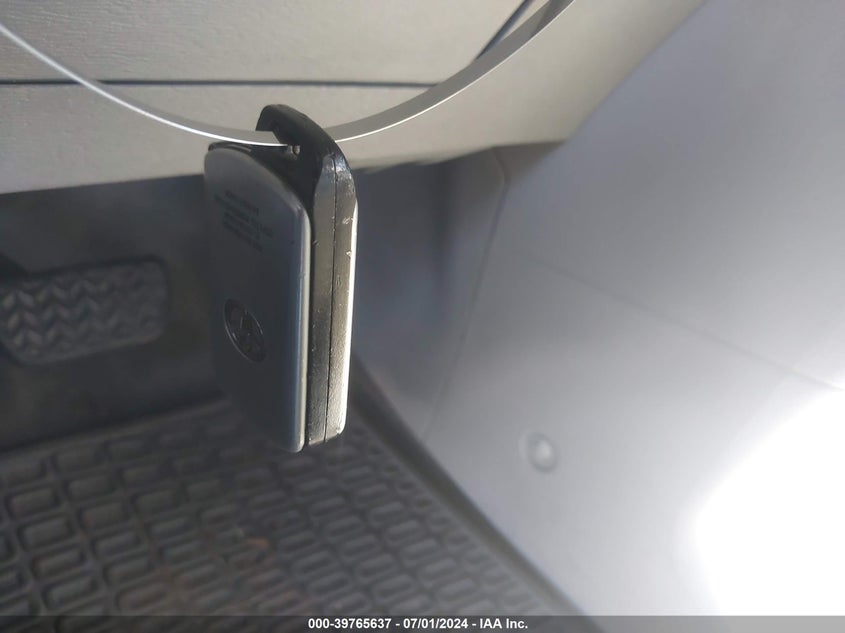 2012 Toyota Sienna Xle V6 8 Passenger VIN: 5TDYK3DC4CS258154 Lot: 39765637