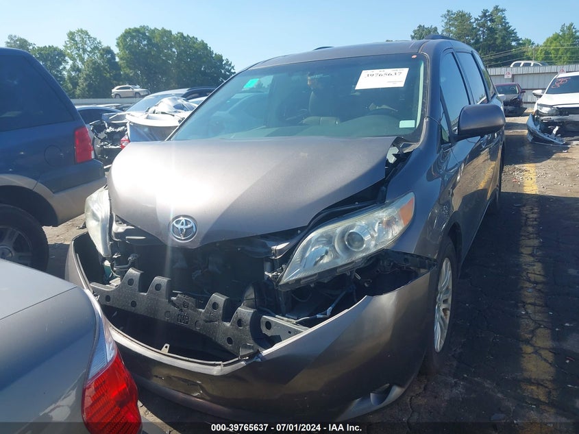 2012 Toyota Sienna Xle V6 8 Passenger VIN: 5TDYK3DC4CS258154 Lot: 39765637