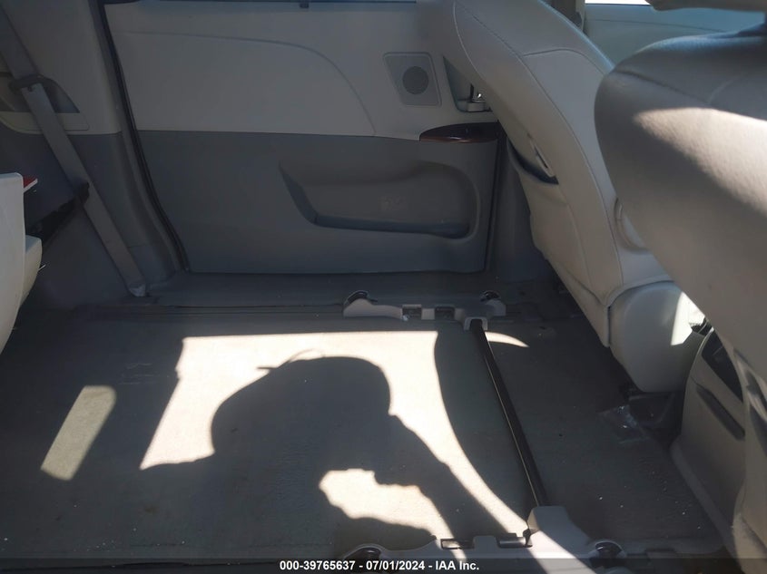 2012 Toyota Sienna Xle V6 8 Passenger VIN: 5TDYK3DC4CS258154 Lot: 39765637