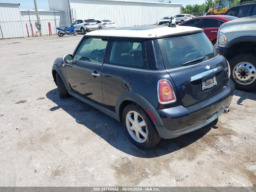 2007 Mini Cooper VIN: WMWMF33547TU61085 Lot: 39765653