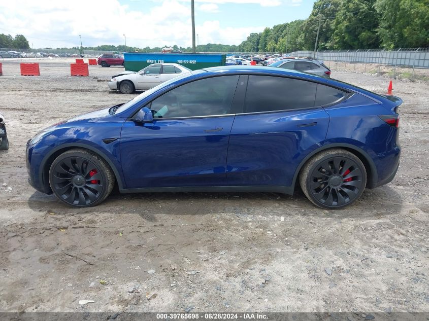 2022 Tesla Model Y Performance Dual Motor All-Wheel Drive VIN: 7SAYGDEF0NF539197 Lot: 39765698