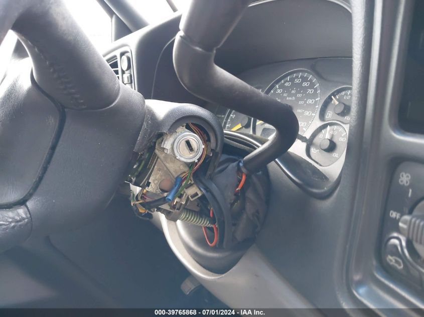 2001 Chevrolet Tahoe Lt VIN: 1GNEK13T01J107001 Lot: 39765868