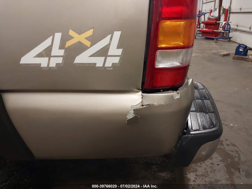 2002 Chevrolet Silverado 2500Hd VIN: 1GCHK24U12E195053 Lot: 39766020