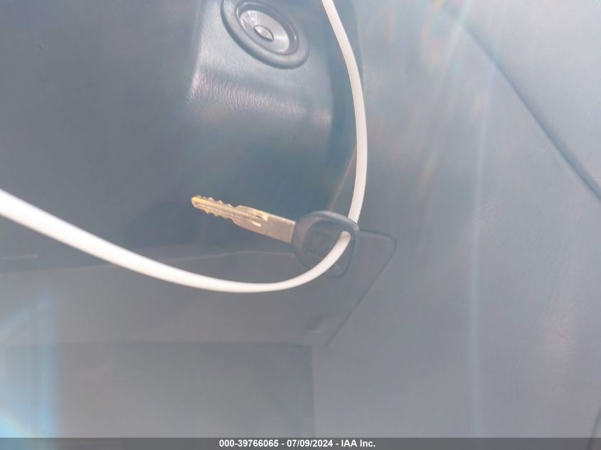 1998 Honda Cr-V Lx VIN: JHLRD2841WC001778 Lot: 39766065