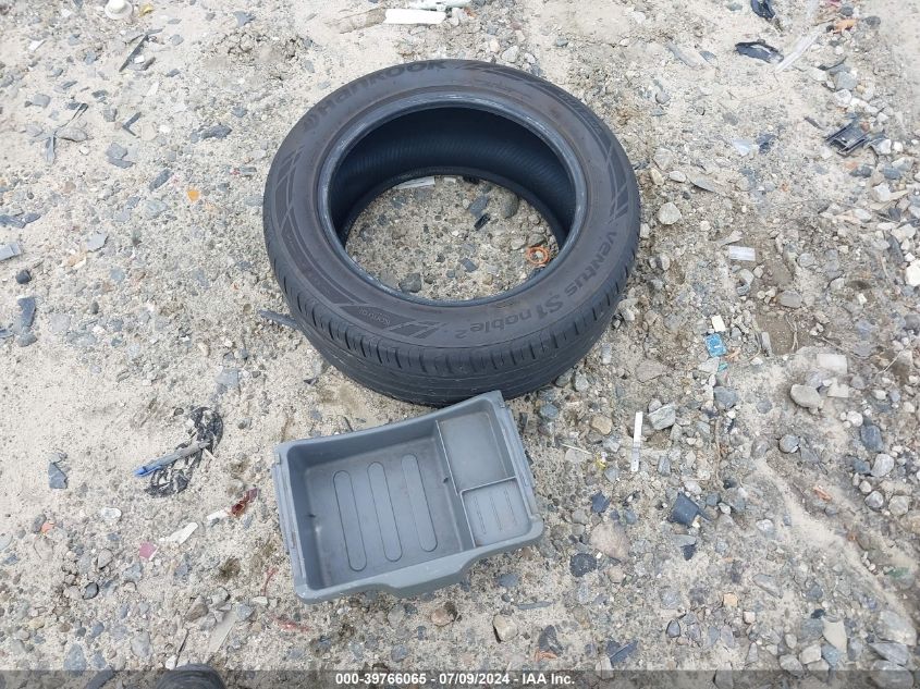 1998 Honda Cr-V Lx VIN: JHLRD2841WC001778 Lot: 39766065