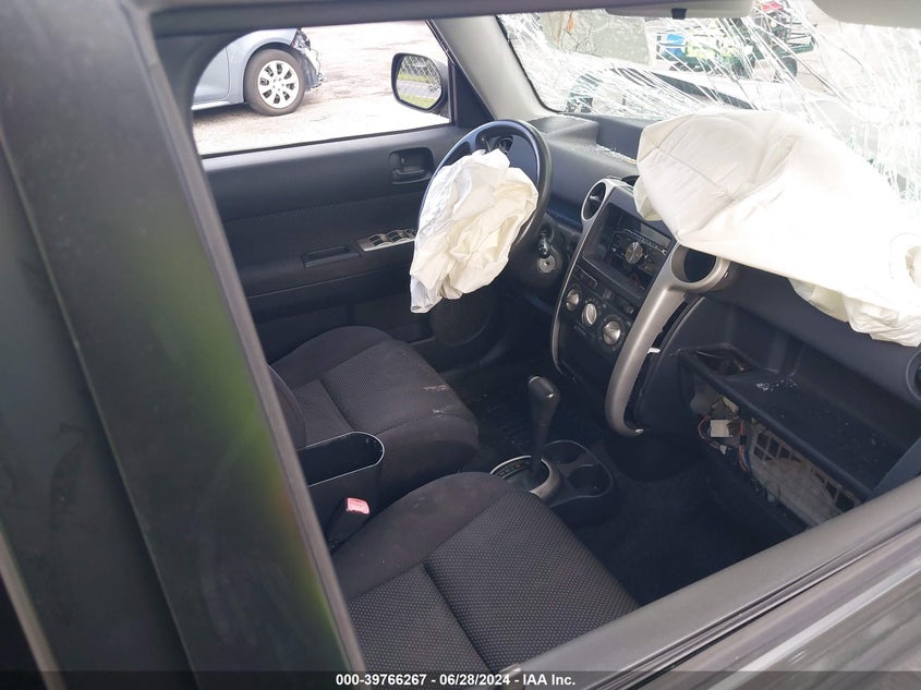 2005 Scion Xb VIN: JTLKT324150196754 Lot: 39766267