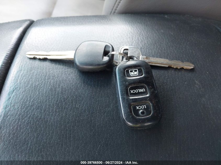 2004 Toyota 4Runner Limited V8 VIN: JTEBT17R640040983 Lot: 39766500