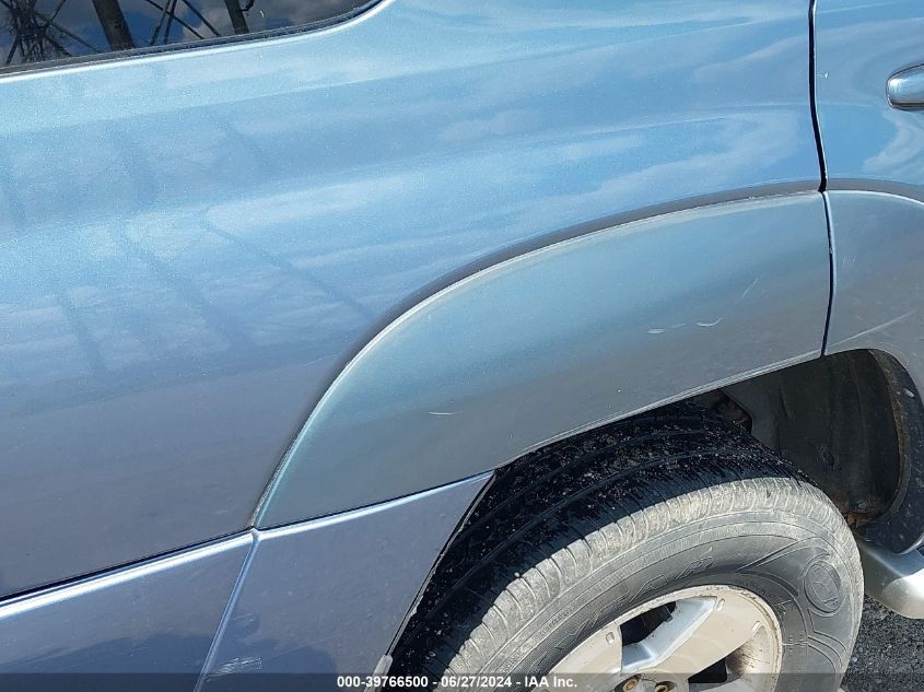 2004 Toyota 4Runner Limited V8 VIN: JTEBT17R640040983 Lot: 39766500