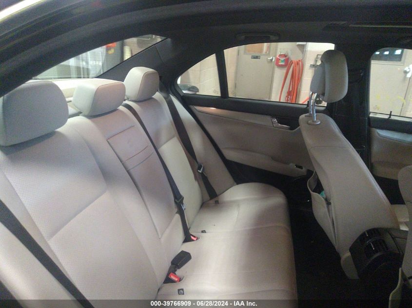 2010 Mercedes-Benz C-Class C 300 Sport/Luxury 4Matic VIN: WDDGF8BBXAF475900 Lot: 39766909