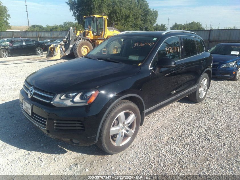 2013 Volkswagen Touareg Tdi Lux VIN: WVGEP9BP5DD005849 Lot: 39767147